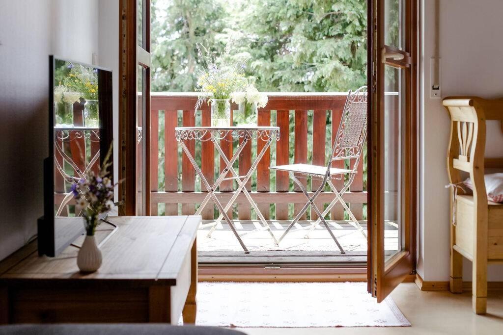4-Zimmer-Ferienwohnung Waldbluemle ドーベル エクステリア 写真